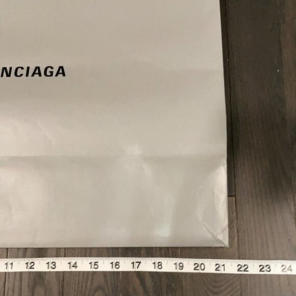 BALENCIAGA large paper shopping bag ok​​ - Picture 5 of 9